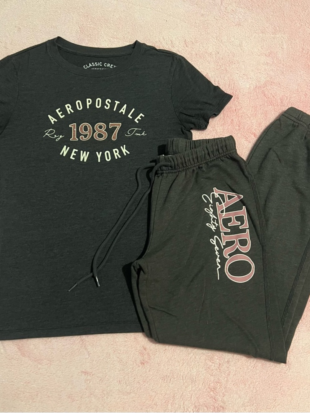 Aeropostale Small Charcoal Gray and Pink Tee and Sweatpants Outfit Set